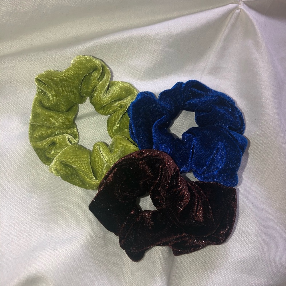 Velvet Scrunchies (Pack Of 3)